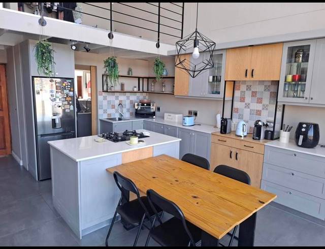 3 BEDROOM APARTMENT FOR SALE IN TYGER VALLEY